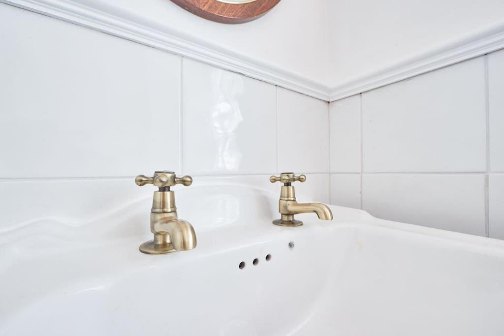 Abbey View Cottage Уитби Экстерьер фото